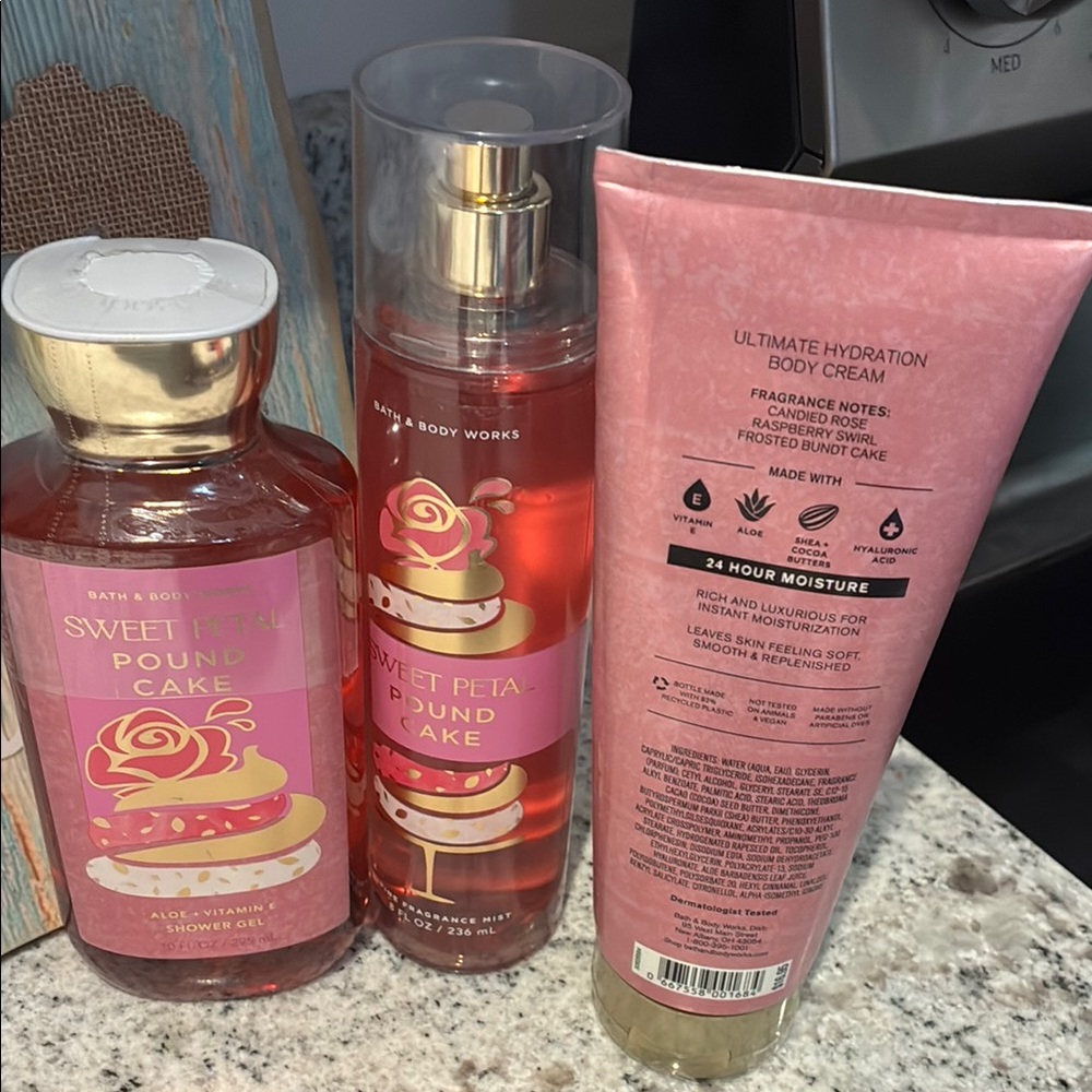 Bath & Body Works Pink Body Wash Collection - Picture 3 of 4